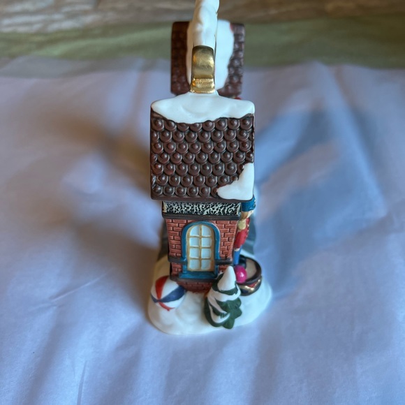 Santa’s village part of a holiday village set - Picture 5 of 9